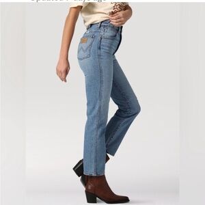 NWT Wrangler Wild West 603 High Rise Straight - Mermaid